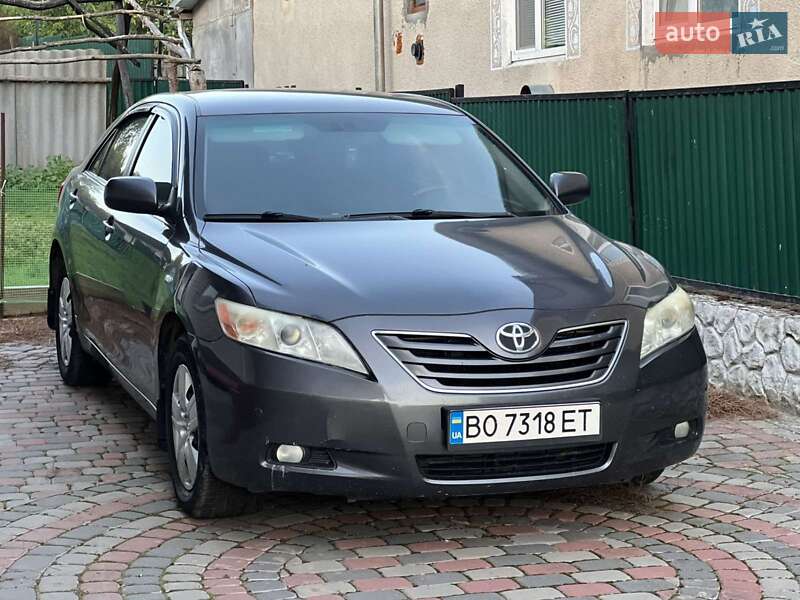 Toyota Camry (2008)