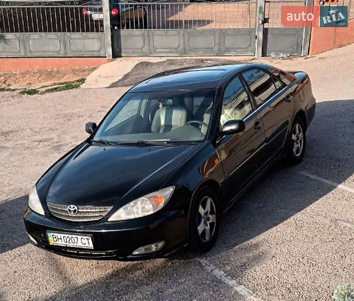 Toyota Camry (2004)