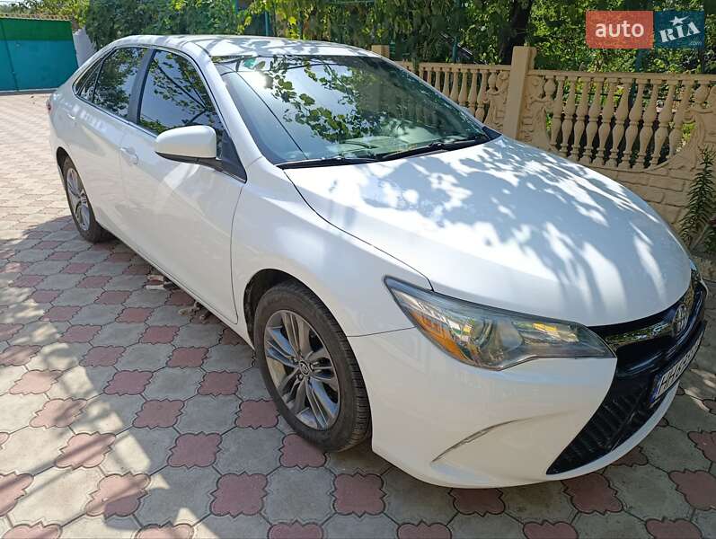 Toyota Camry (2015)