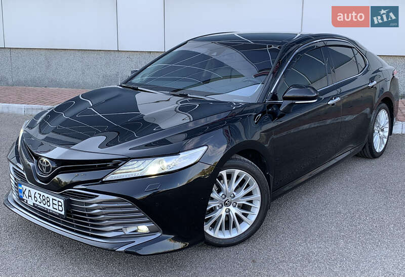 Toyota Camry (2018)