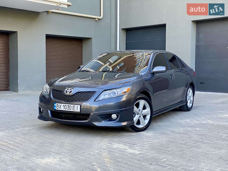 Toyota Camry (2010)