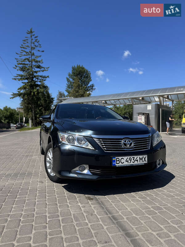 Toyota Camry (2013)
