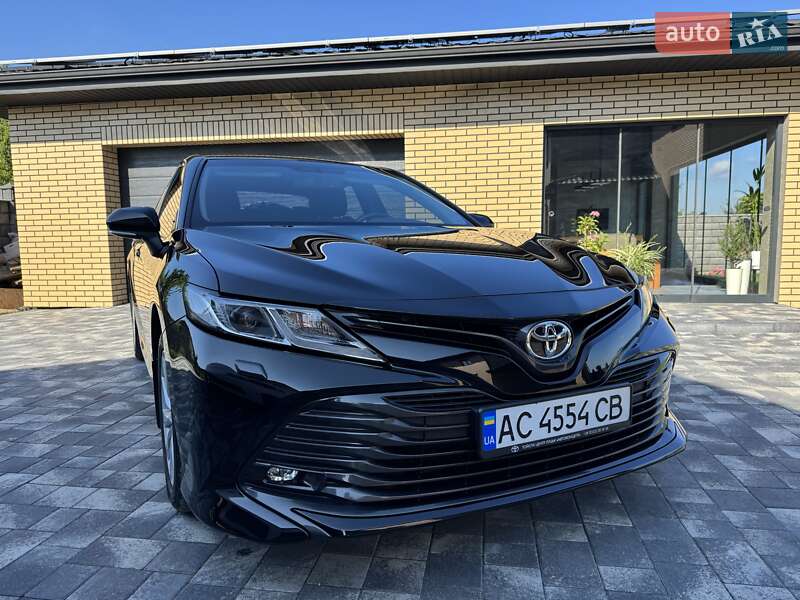 Toyota Camry (2020)