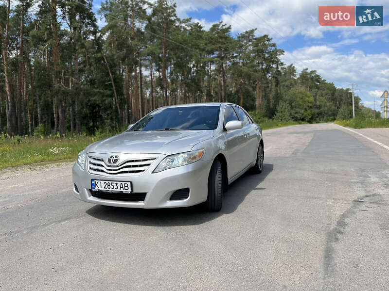 Toyota Camry (2010)