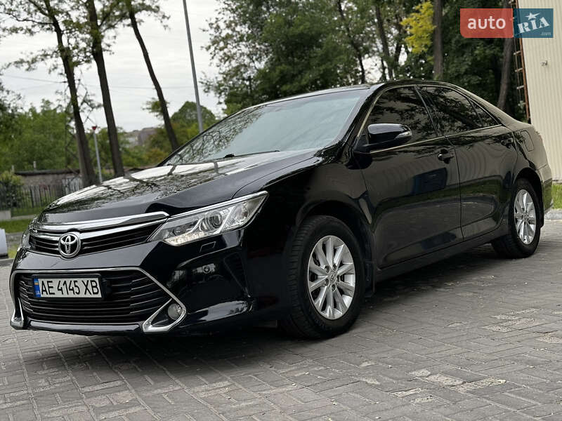 Toyota Camry (2017)
