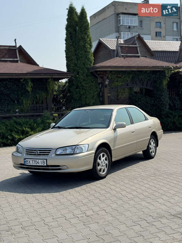 Toyota Camry (2001)