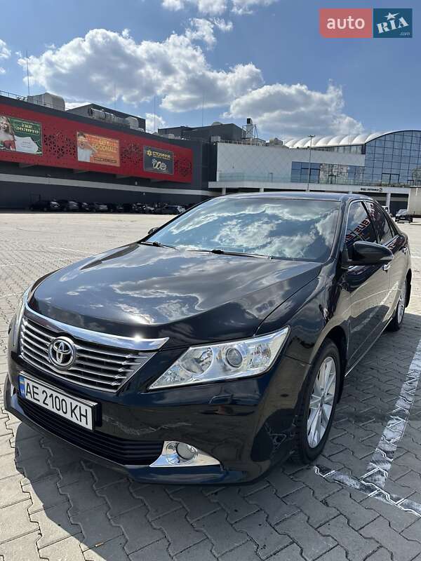 Toyota Camry (2013)