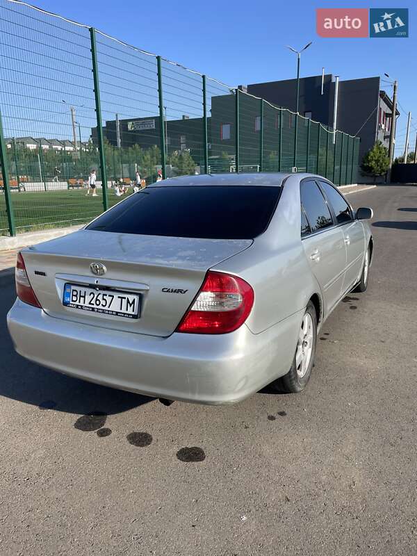 Toyota Camry (2003)