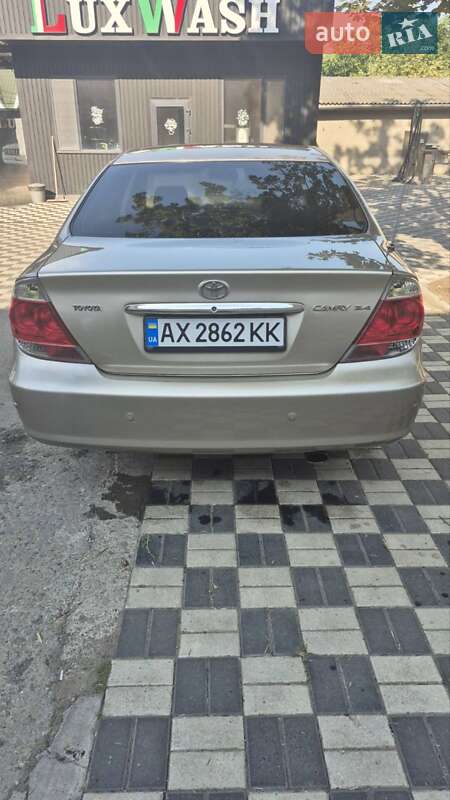 Toyota Camry (2004)