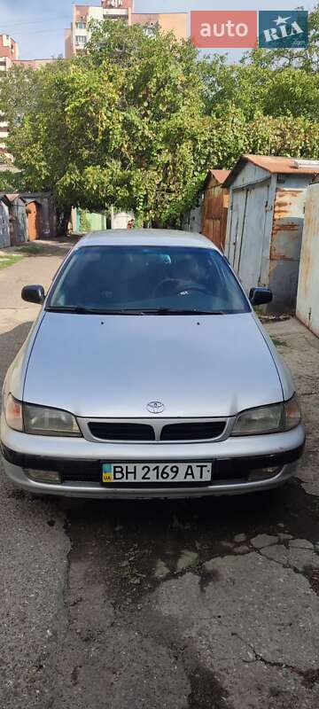 Toyota Carina (1997)