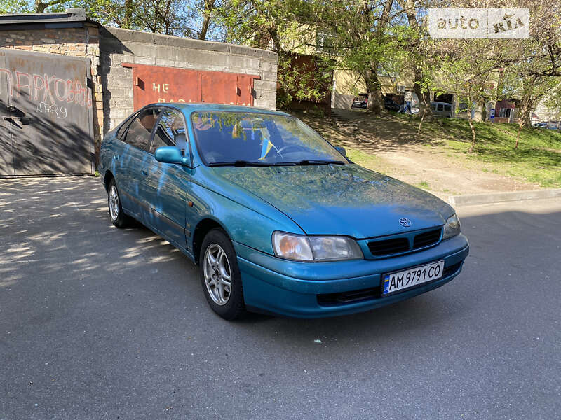 Toyota Carina (1998)