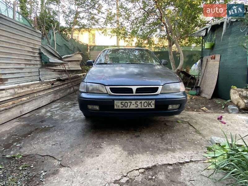 Toyota Carina (1997)