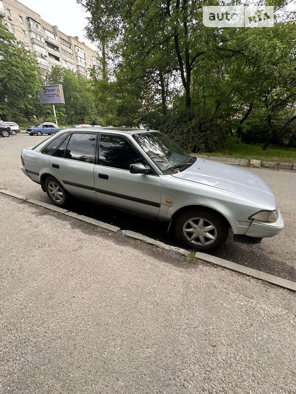 Toyota Carina (1990)