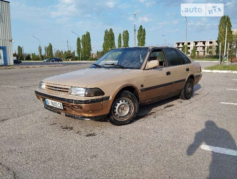 Toyota Carina (1989)