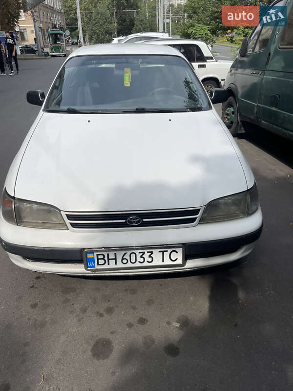 Toyota Carina (1995)