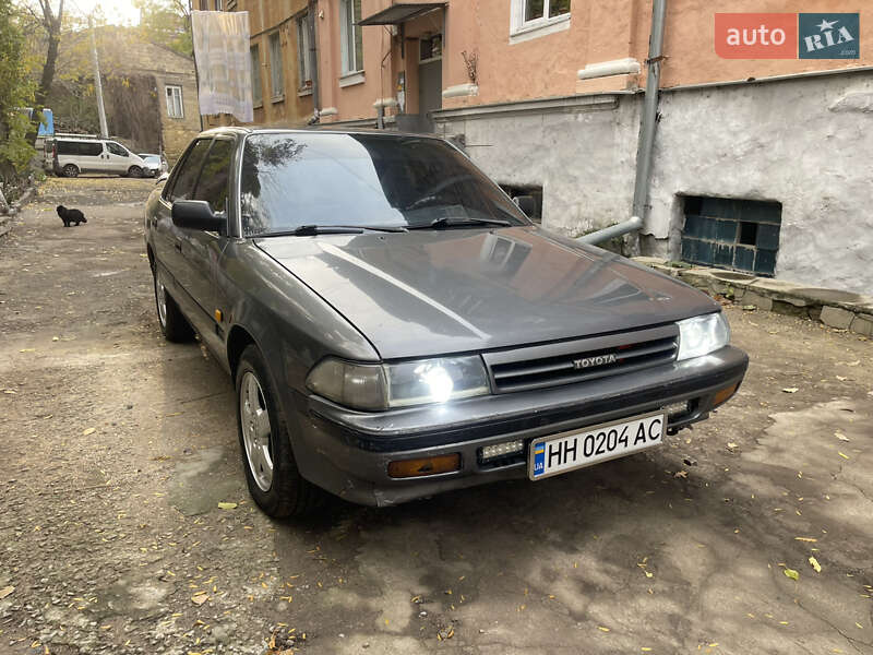 Toyota Carina (1988)