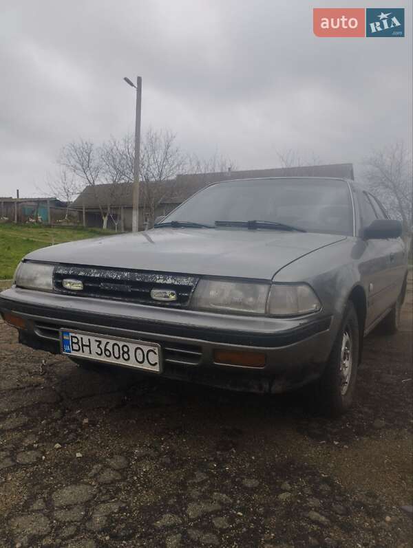 Toyota Carina (1991)