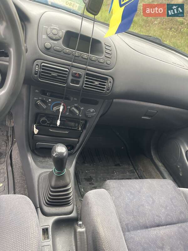 Toyota Corolla (2000)