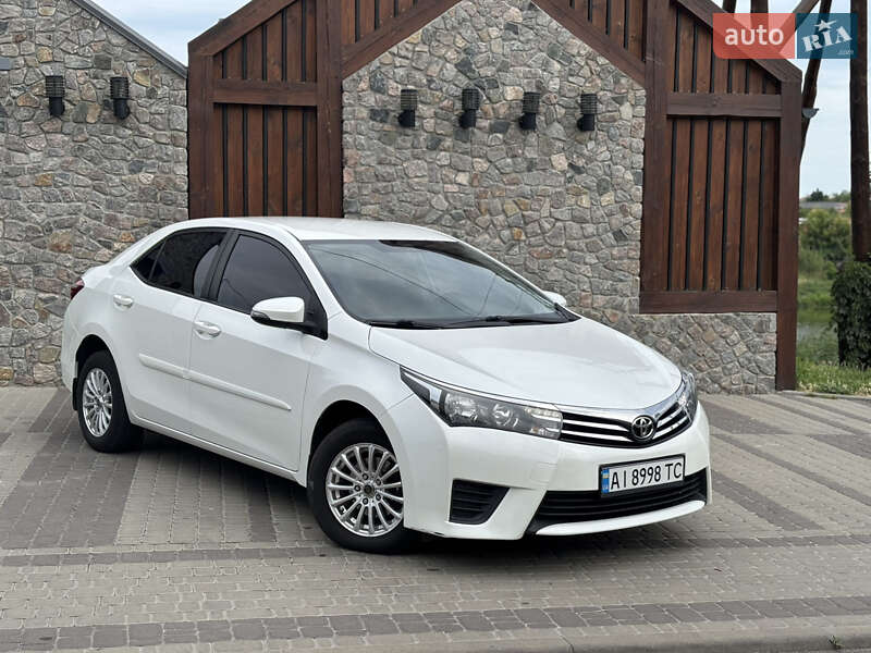 Toyota Corolla (2015)