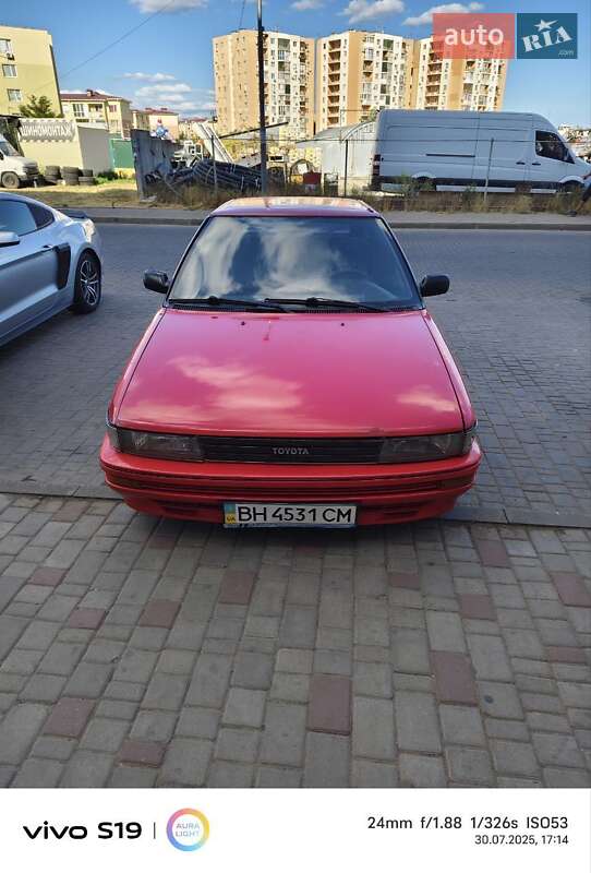 Toyota Corolla (1990)
