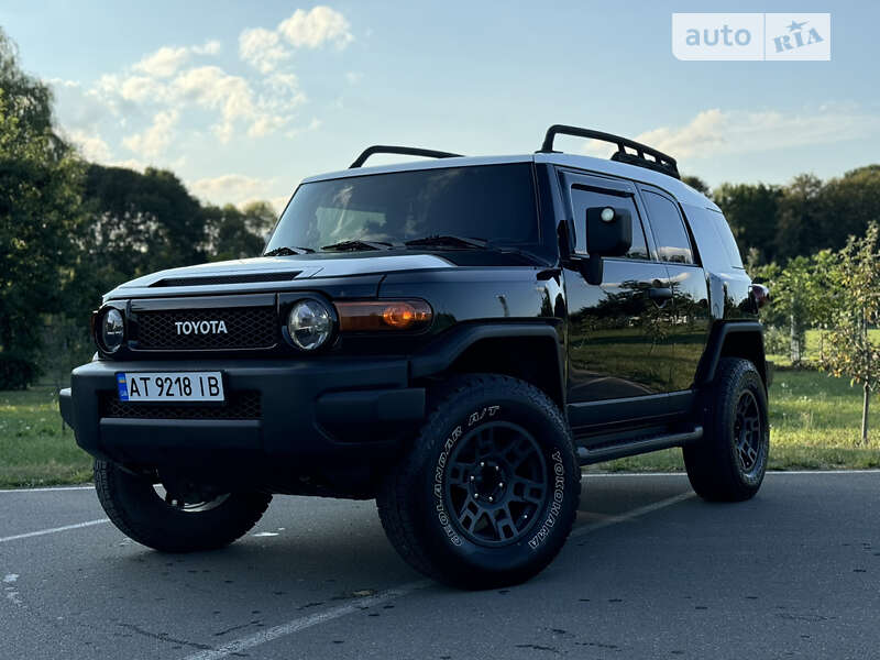 Toyota Fj cruiser (2011)