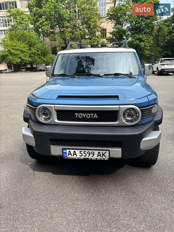 Toyota Fj cruiser (2013)