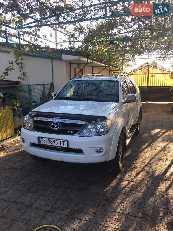 Toyota Fortuner (2007)