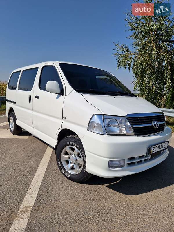 Toyota Hiace (2008)