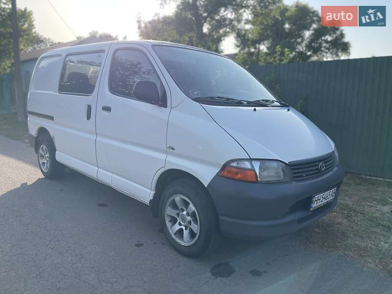 Toyota Hiace (2004)