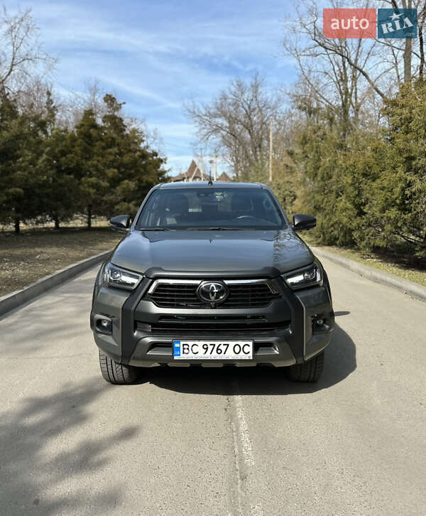 Toyota Hilux (2021)