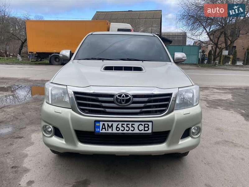 Toyota Hilux (2012)