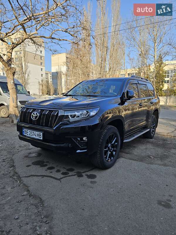 Toyota Land cruiser prado (2022)
