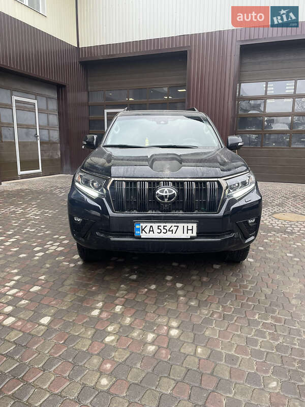 Toyota Land cruiser prado (2022)