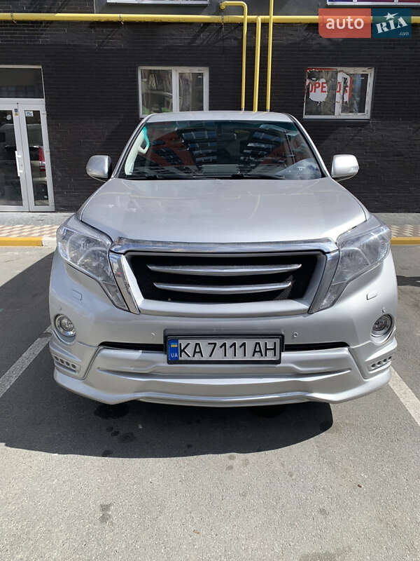 Toyota Land cruiser prado (2015)