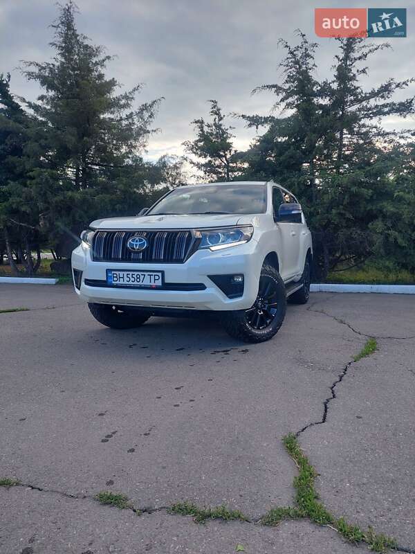 Toyota Land cruiser prado (2021)
