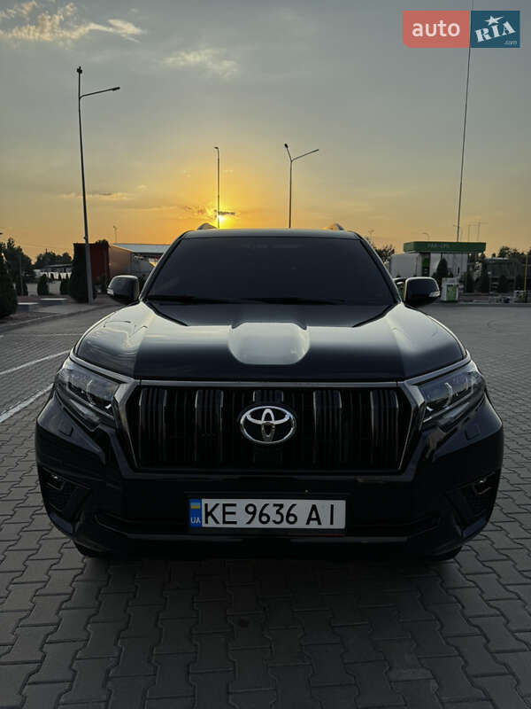 Toyota Land cruiser prado (2021)