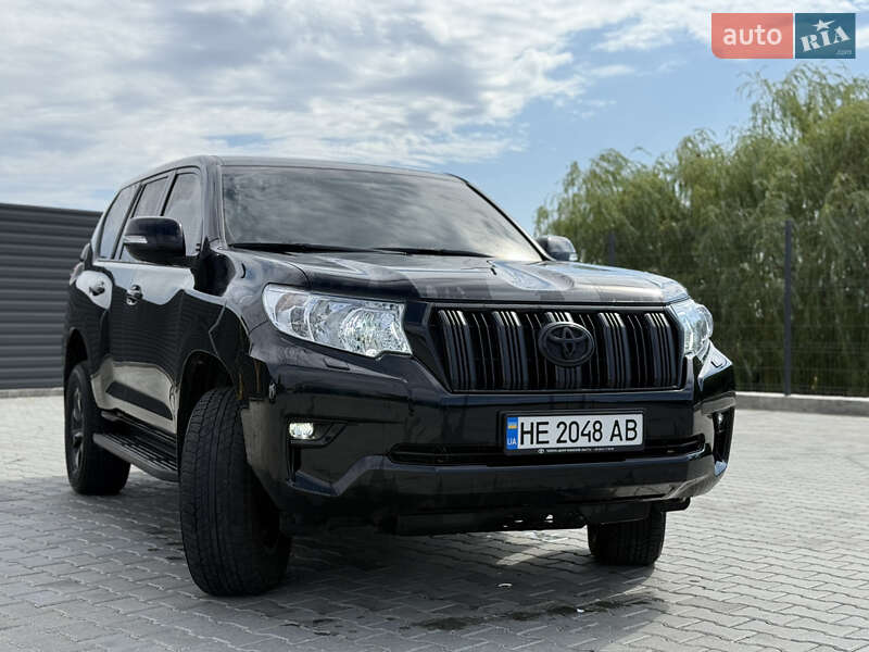 Toyota Land cruiser prado (2023)