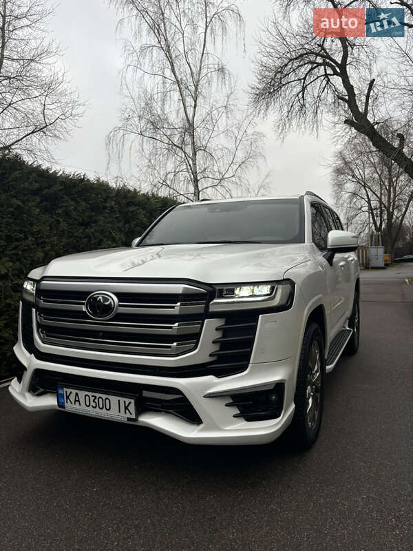 Toyota Land cruiser (2023)