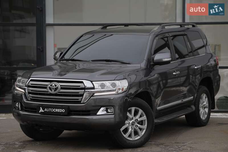 Toyota Land cruiser (2016)