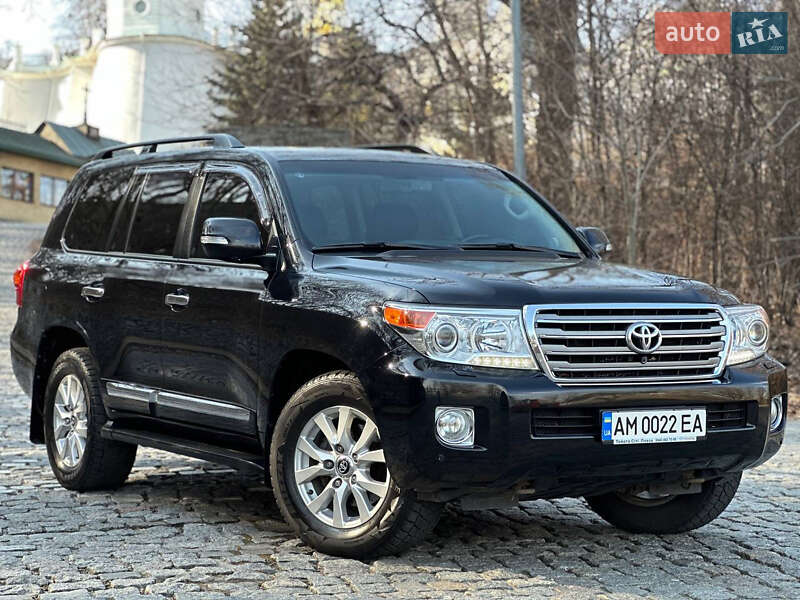 Toyota Land cruiser (2012)