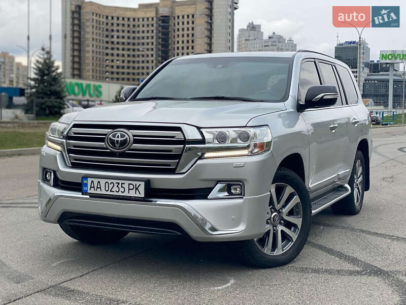 Toyota Land cruiser (2016)