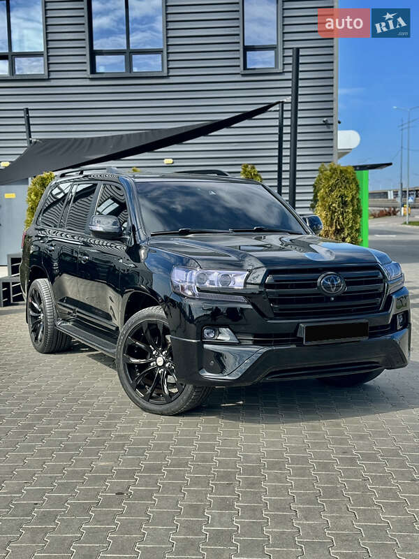Toyota Land cruiser (2016)