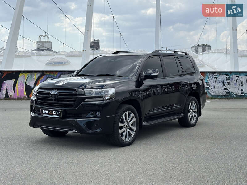 Toyota Land cruiser (2017)