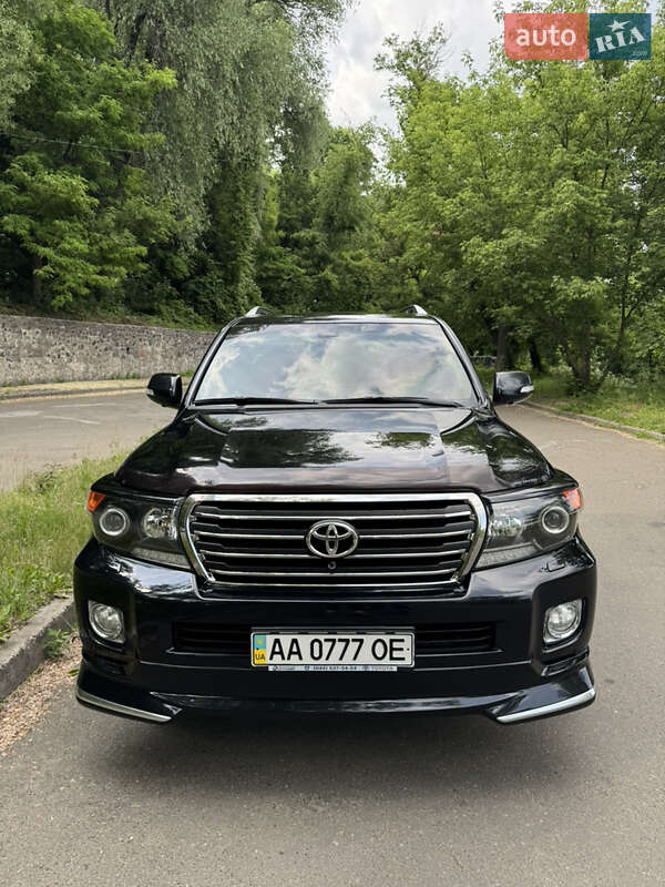 Toyota Land cruiser (2015)