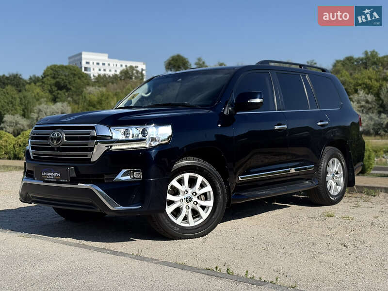 Toyota Land cruiser (2016)