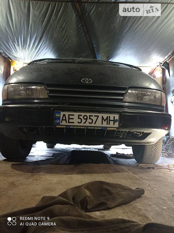 Toyota Previa (1991)