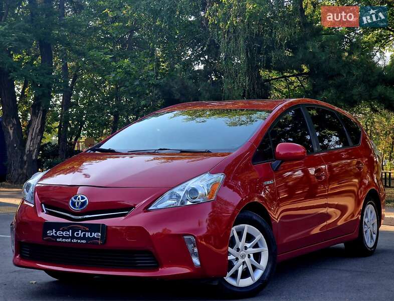 Toyota Prius v (2012)