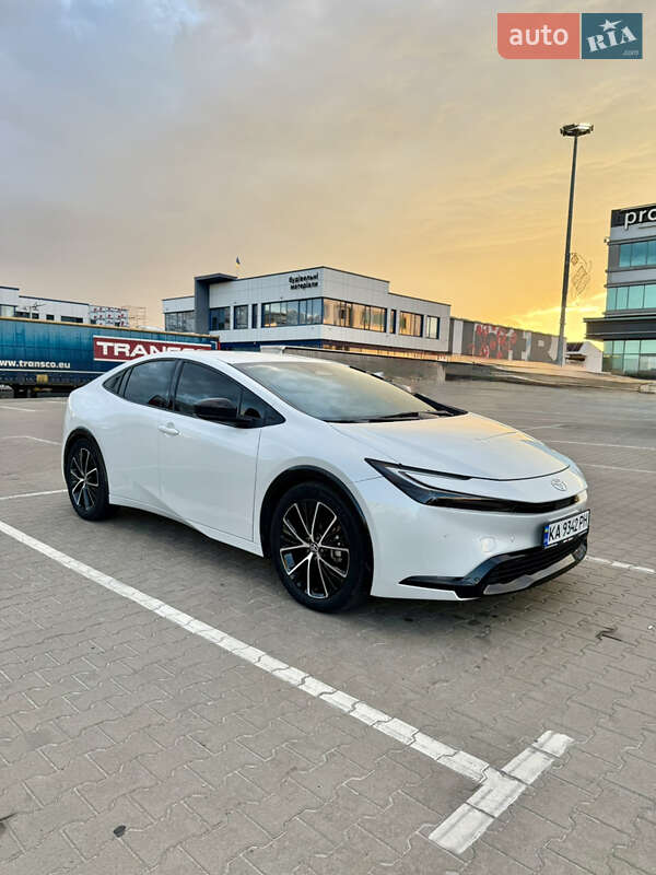 Toyota Prius (2023)