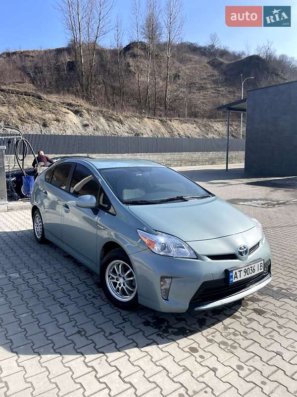 Toyota Prius (2013)