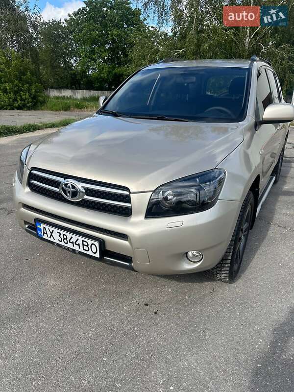 Toyota Rav4 (2008)